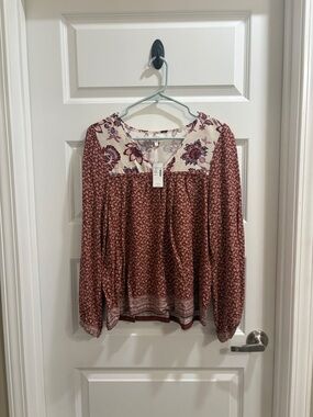 ✨NWT~Maurice’s Floral Blouse✨